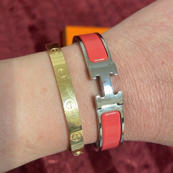 Hermès Peach Clic H Bracelet - Picture 11 of 13